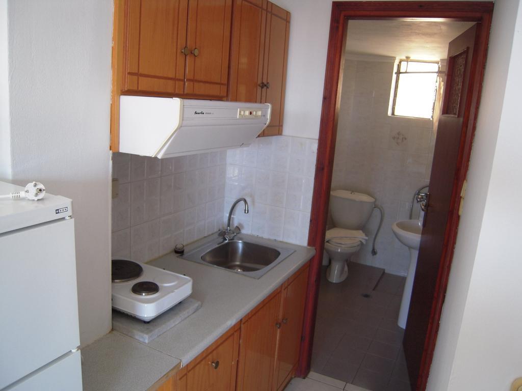 Angela Apartments Kato Daratso Room photo